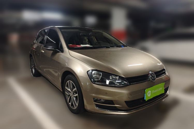 Used Volkswagen Golf 2017 230TSI Automatic Luxury Million-Vehicle Commemorative Edition Front Right 45 Deg