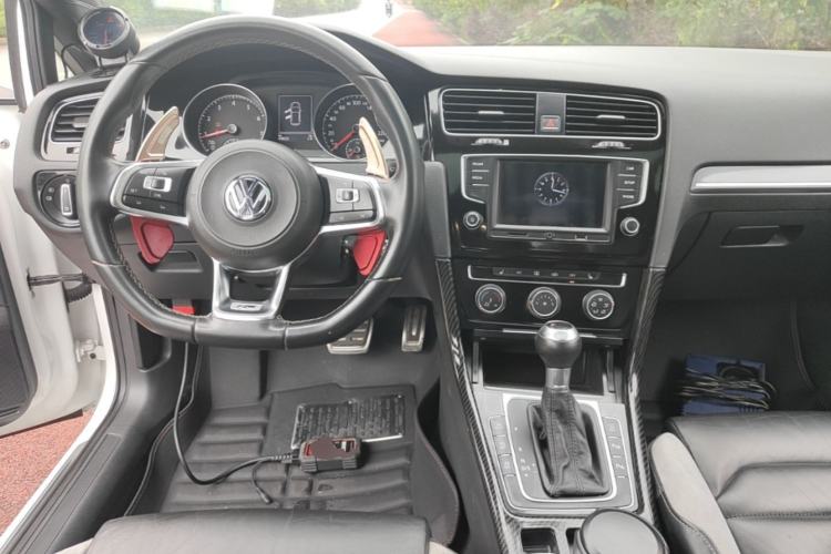 Used Volkswagen Golf 2017 280TSI Automatic R-Line Million-Vehicle Commemorative Edition Center Console