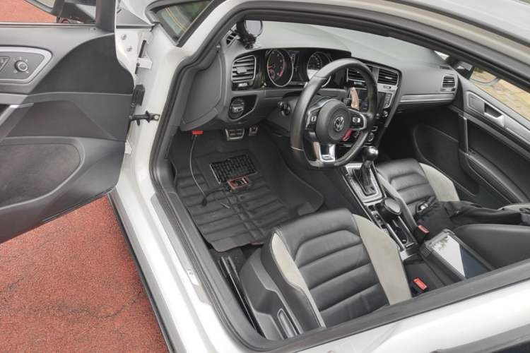 Used Volkswagen Golf 2017 280TSI Automatic R-Line Million-Vehicle Commemorative Edition Driver Seat