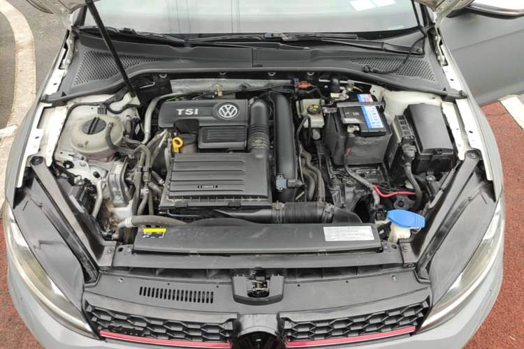 Used Volkswagen Golf 2017 280TSI Automatic R-Line Million-Vehicle Commemorative Edition Engine Bay