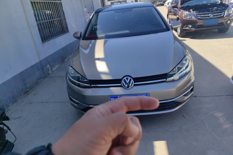 Used Volkswagen Golf 2017 1.6L Automatic Comfort Million-Vehicle Anniversary Edition Exterior 2