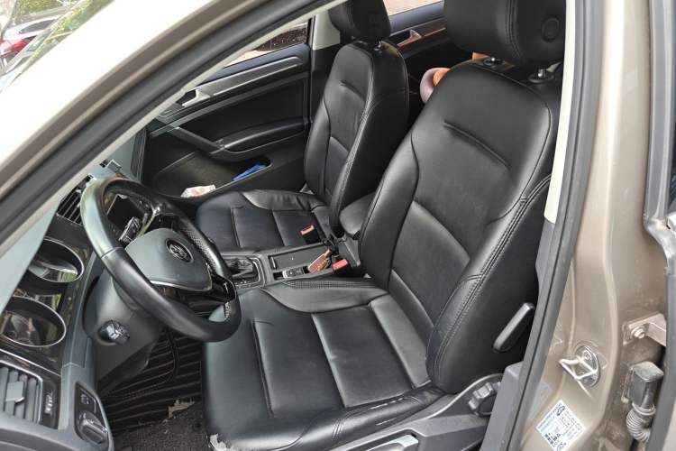 Used Volkswagen Golf 2017 230TSI Automatic Comfort Edition – Celebrating Milestone of One Million Units Left Front Seat