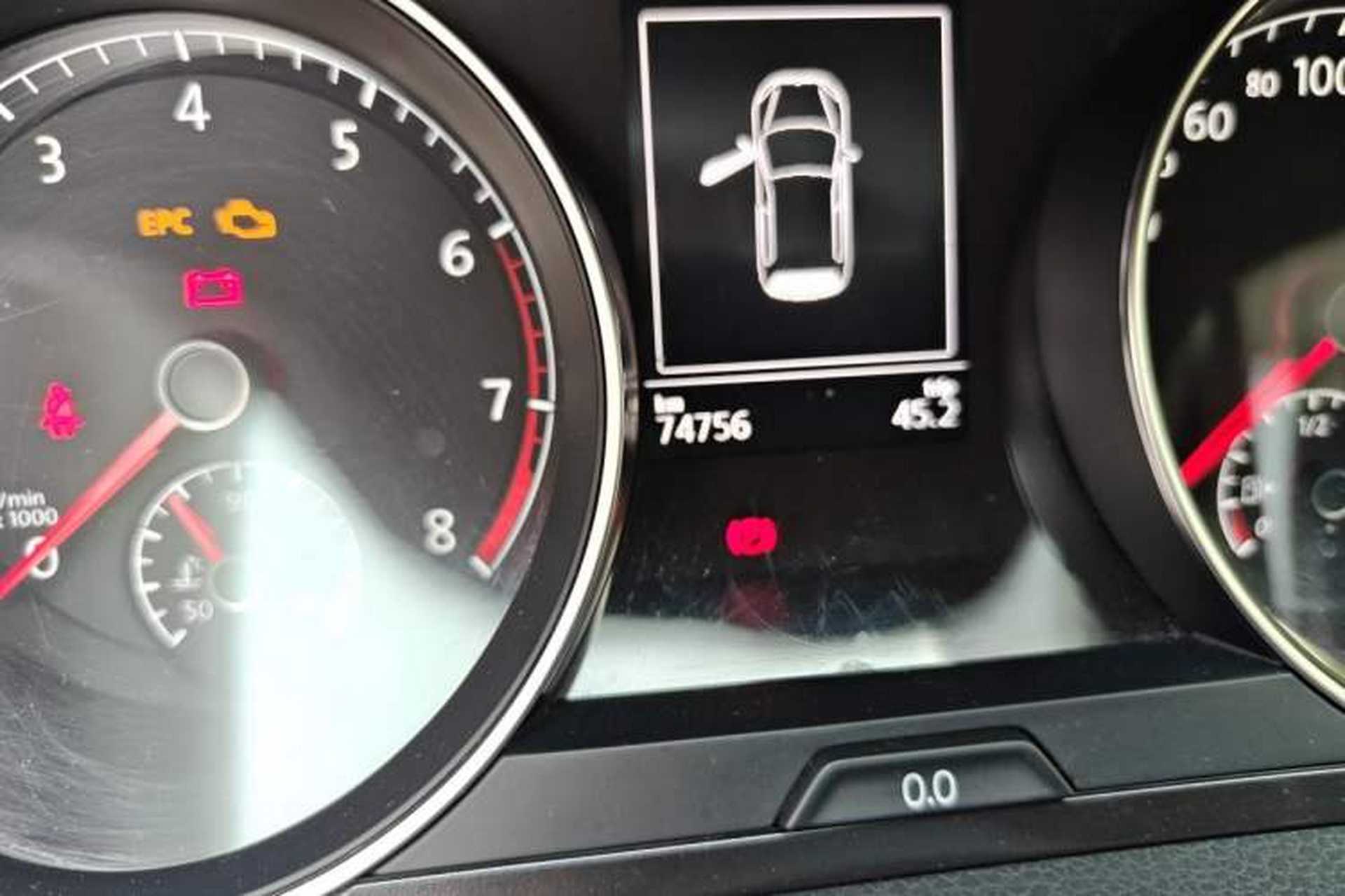 Used Volkswagen Golf 2017 230TSI Automatic Comfort Edition – Celebrating Milestone of One Million Units Odometer Close Up