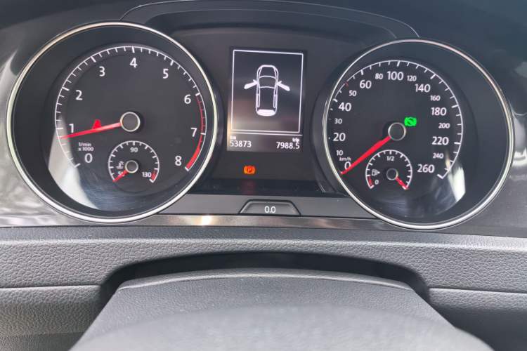 Used Volkswagen Golf 2017 1.6L Automatic Comfort Million-Vehicle Anniversary Edition Odometer Close Up