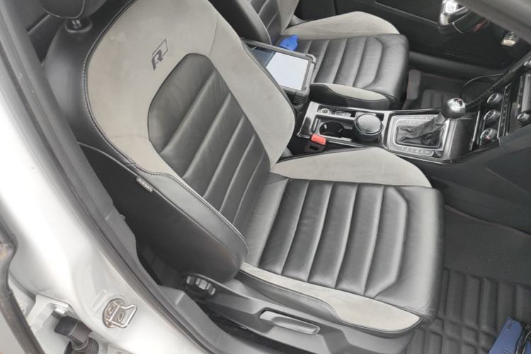 Used Volkswagen Golf 2017 280TSI Automatic R-Line Million-Vehicle Commemorative Edition Right Front Seat