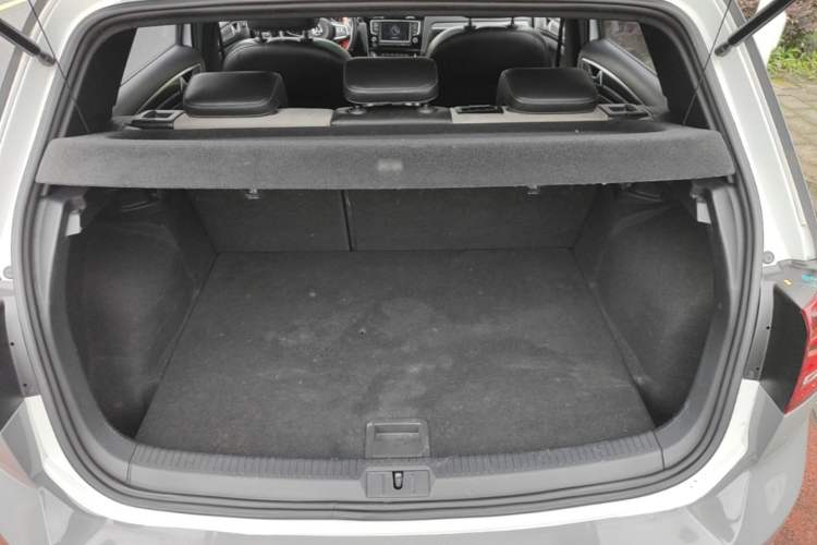 Used Volkswagen Golf 2017 280TSI Automatic R-Line Million-Vehicle Commemorative Edition Trunk