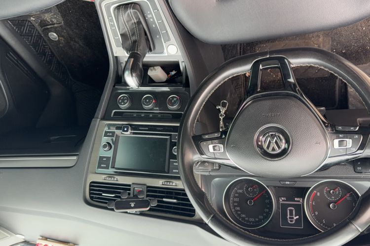 Used Volkswagen Golf 2017 230TSI Automatic Comfort Edition – Celebrating Milestone of One Million Units Exterior 6