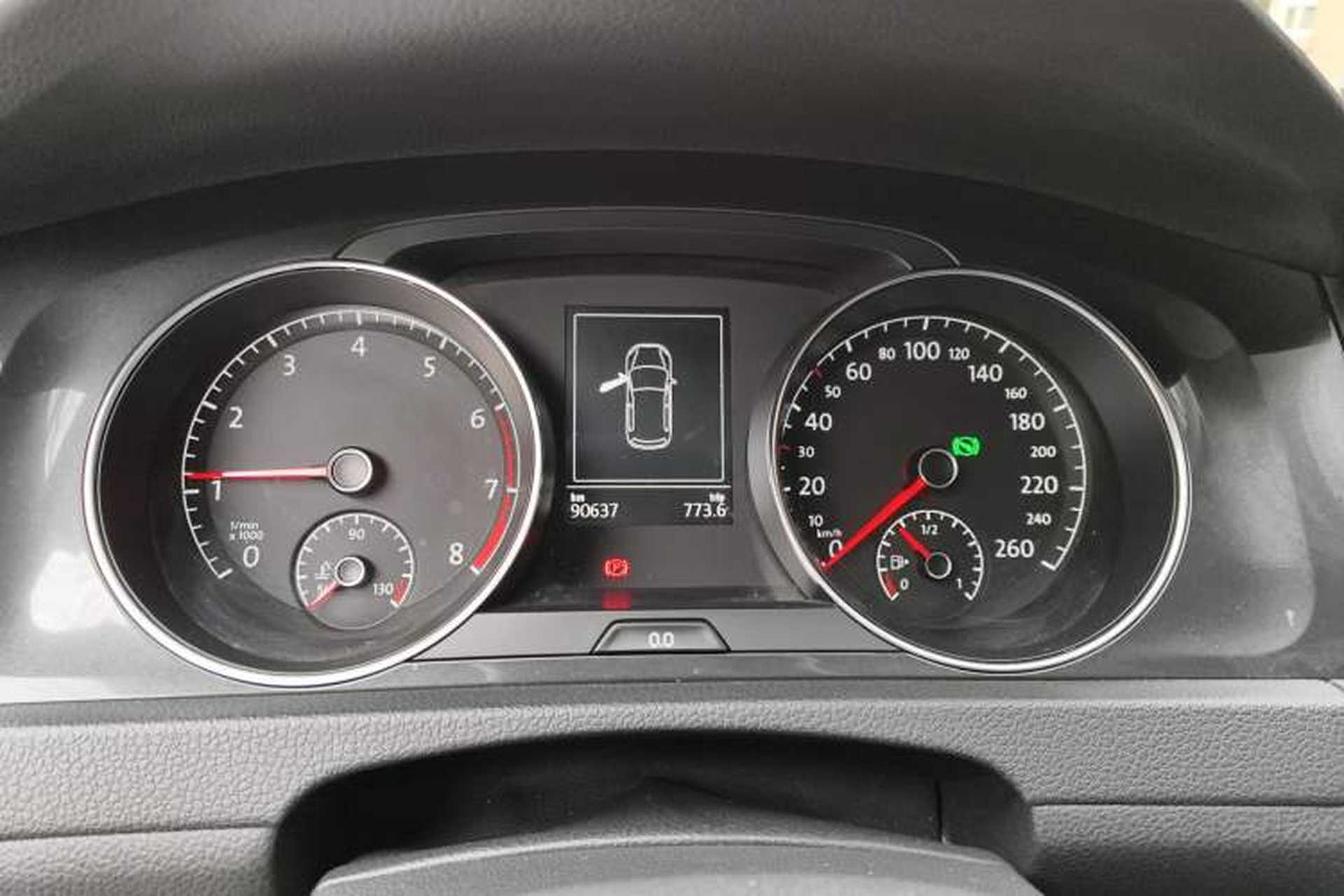 Used Volkswagen Golf 2017 1.6L Automatic Comfort Million-Vehicle Anniversary Edition Instrument Cluster