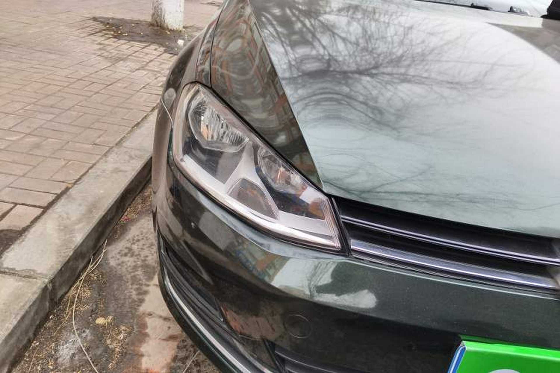 Used Volkswagen Golf 2017 1.6L Automatic Comfort Million-Vehicle Anniversary Edition Right Front Headlight