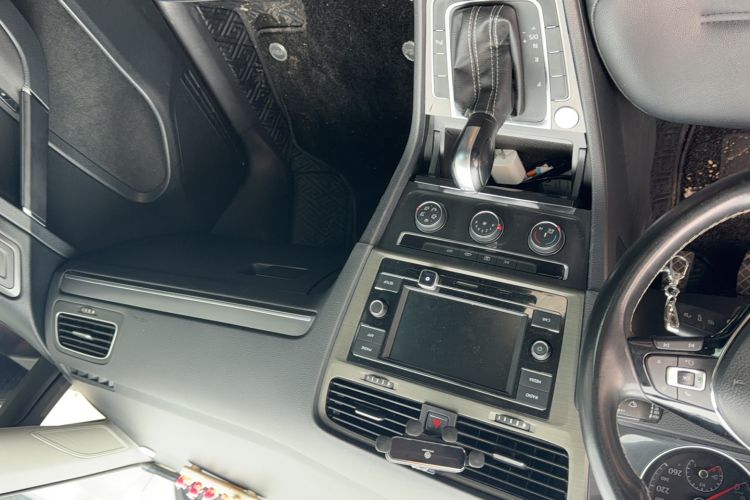 Used Volkswagen Golf 2017 230TSI Automatic Comfort Edition – Celebrating Milestone of One Million Units Interior 3