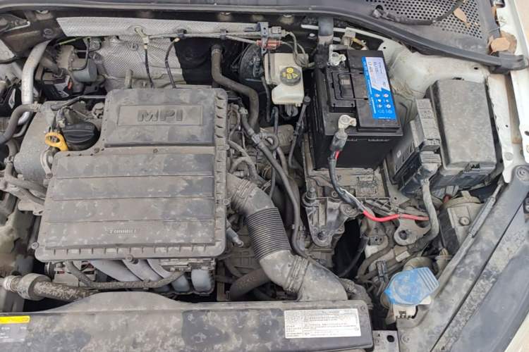 Used Volkswagen Golf 2017 1.6L Automatic Comfort Million-Vehicle Anniversary Edition Engine Bay Left