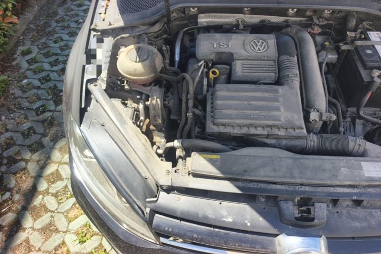 Used Volkswagen Golf 2017 280TSI Automatic R-Line Million-Vehicle Commemorative Edition Engine Bay Right