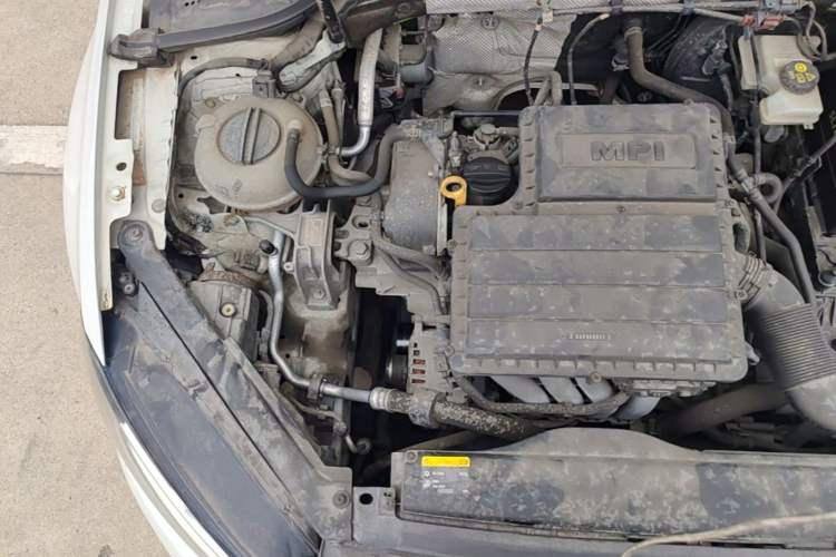 Used Volkswagen Golf 2017 1.6L Automatic Comfort Million-Vehicle Anniversary Edition Engine Bay Right