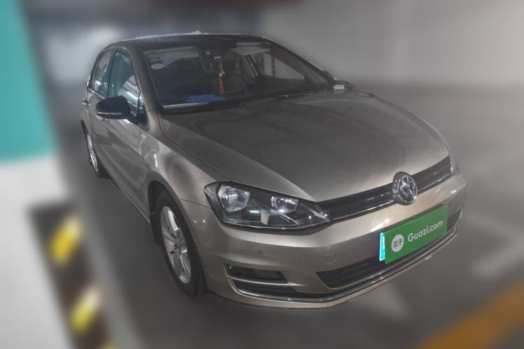 Used Volkswagen Golf 2017 230TSI Automatic Comfort Edition – Celebrating Milestone of One Million Units Front Right 45 Deg