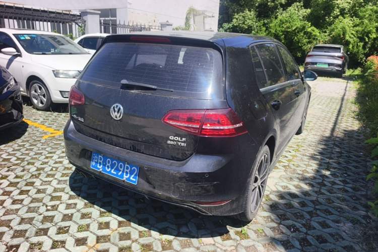 Used Volkswagen Golf 2017 280TSI Automatic R-Line Million-Vehicle Commemorative Edition Rear Right 45 Deg