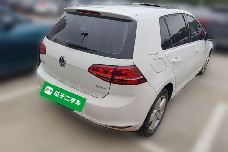 Used Volkswagen Golf 2017 1.6L Automatic Comfort Million-Vehicle Anniversary Edition Rear Right 45 Deg