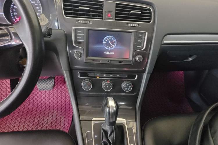 Used Volkswagen Golf 2017 230TSI Automatic Comfort Edition – Celebrating Milestone of One Million Units Audio And AC Panel