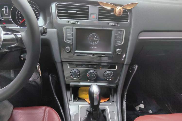 Used Volkswagen Golf 2017 230TSI Automatic Comfort Edition – Celebrating Milestone of One Million Units Audio And AC Panel