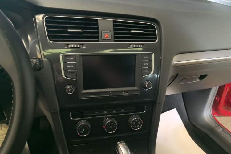 Used Volkswagen Golf 2017 230TSI Automatic Comfort Edition – Celebrating Milestone of One Million Units Audio And AC Panel