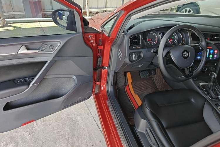 Used Volkswagen Golf 2017 230TSI Automatic Comfort Edition – Celebrating Milestone of One Million Units Driver Seat
