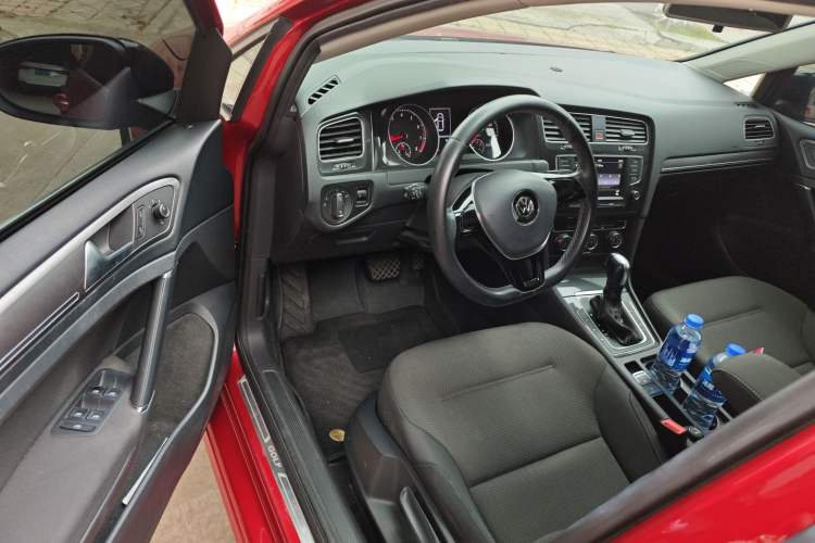 Used Volkswagen Golf 2017 230TSI Automatic Comfort Edition – Celebrating Milestone of One Million Units Driver Seat