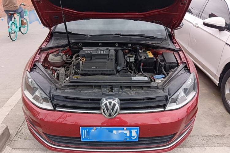 Used Volkswagen Golf 2017 230TSI Automatic Comfort Edition – Celebrating Milestone of One Million Units Engine Bay