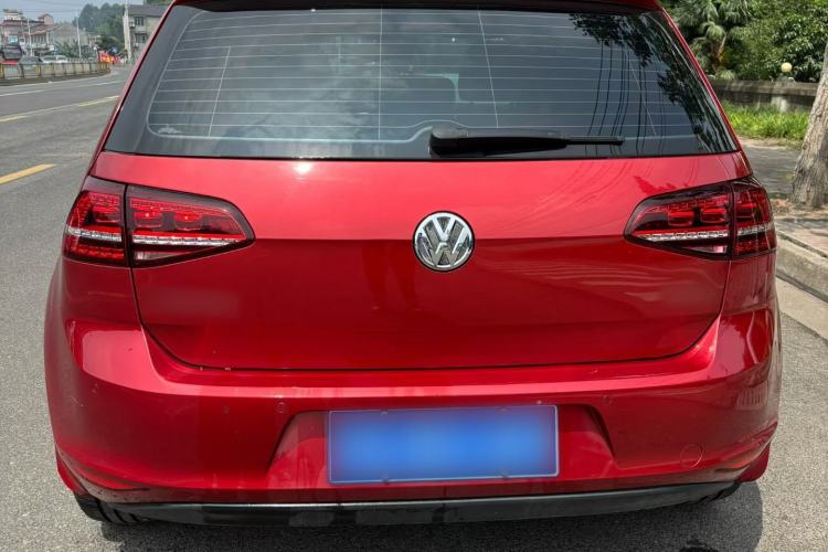 Used Volkswagen Golf 2017 1.6L Automatic Comfort Million-Vehicle Anniversary Edition Exterior 5