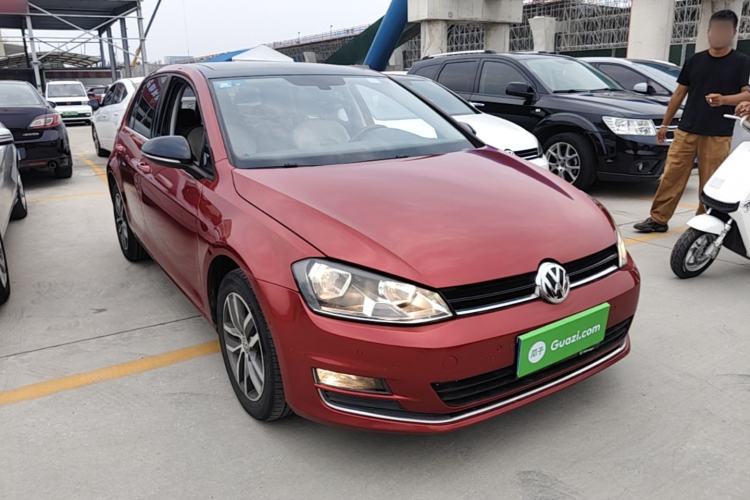 Used Volkswagen Golf 2017 230TSI Automatic Luxury Million-Vehicle Commemorative Edition Front Right 45 Deg