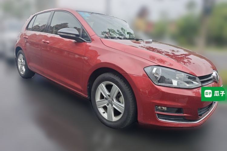 Used Volkswagen Golf 2017 1.6L Automatic Comfort Million-Vehicle Anniversary Edition Front Right 45 Deg