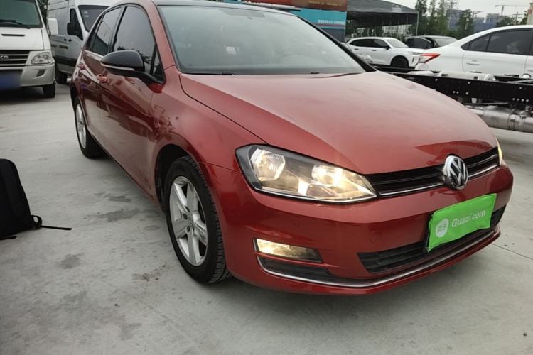 Used Volkswagen Golf 2017 1.6L Automatic Comfort Million-Vehicle Anniversary Edition Front Right 45 Deg