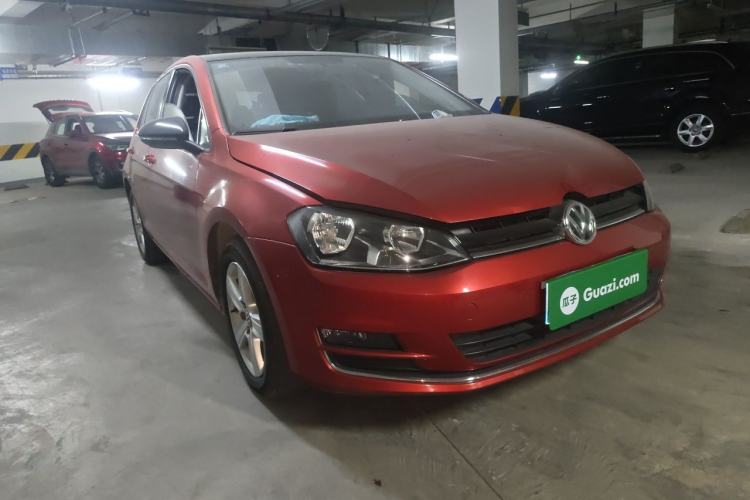 Used Volkswagen Golf 2017 1.6L Automatic Comfort Million-Vehicle Anniversary Edition Front Right 45 Deg
