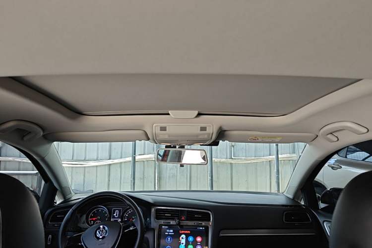 Used Volkswagen Golf 2017 230TSI Automatic Comfort Edition – Celebrating Milestone of One Million Units Headliner