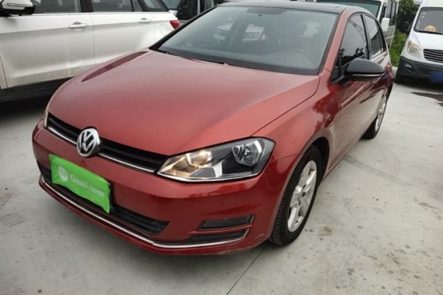 Ojetý Volkswagen Golf 2017 1.6L Automatic Comfort Million-Vehicle Anniversary Edition
