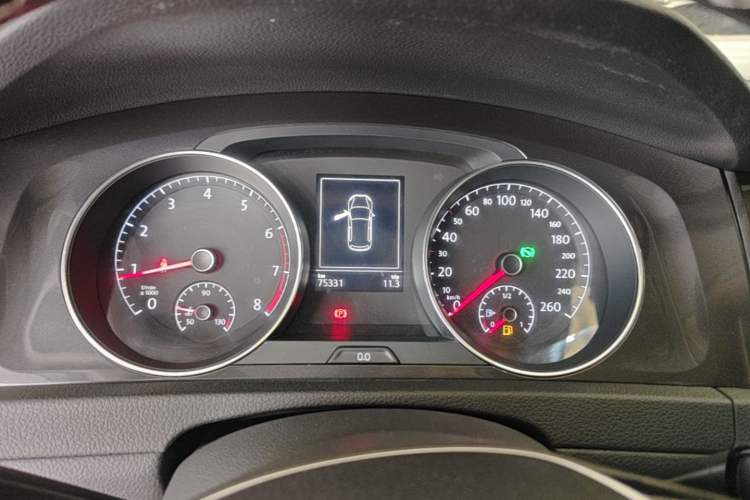 Used Volkswagen Golf 2017 230TSI Automatic Comfort Edition – Celebrating Milestone of One Million Units Instrument Cluster