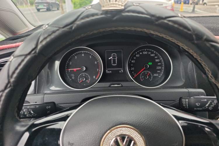 Used Volkswagen Golf 2017 1.6L Automatic Comfort Million-Vehicle Anniversary Edition Instrument Cluster