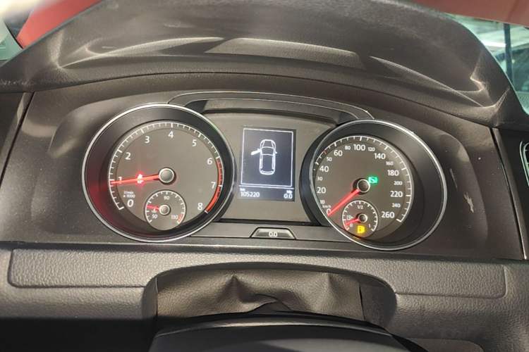 Used Volkswagen Golf 2017 230TSI Automatic Comfort Edition – Celebrating Milestone of One Million Units Instrument Cluster