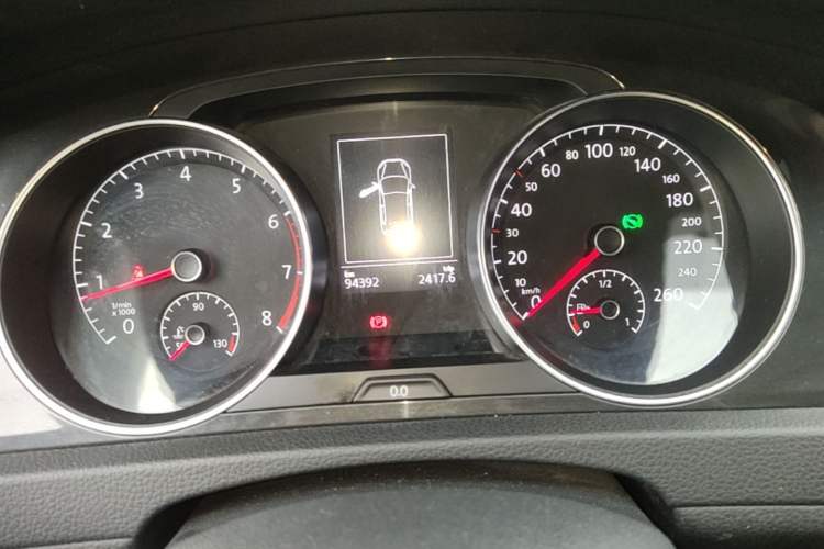 Used Volkswagen Golf 2017 1.6L Automatic Comfort Million-Vehicle Anniversary Edition Instrument Cluster