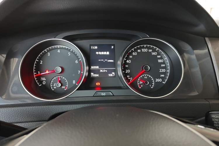Used Volkswagen Golf 2017 230TSI Automatic Comfort Edition – Celebrating Milestone of One Million Units Instrument Cluster