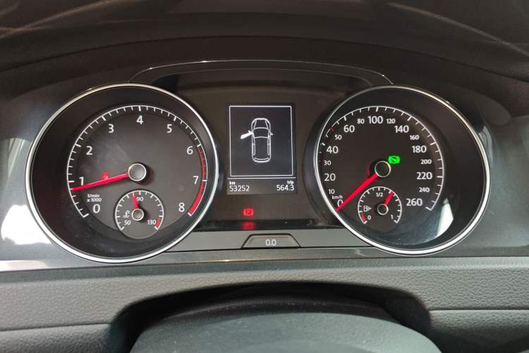 Used Volkswagen Golf 2017 230TSI Automatic Comfort Edition – Celebrating Milestone of One Million Units Instrument Cluster