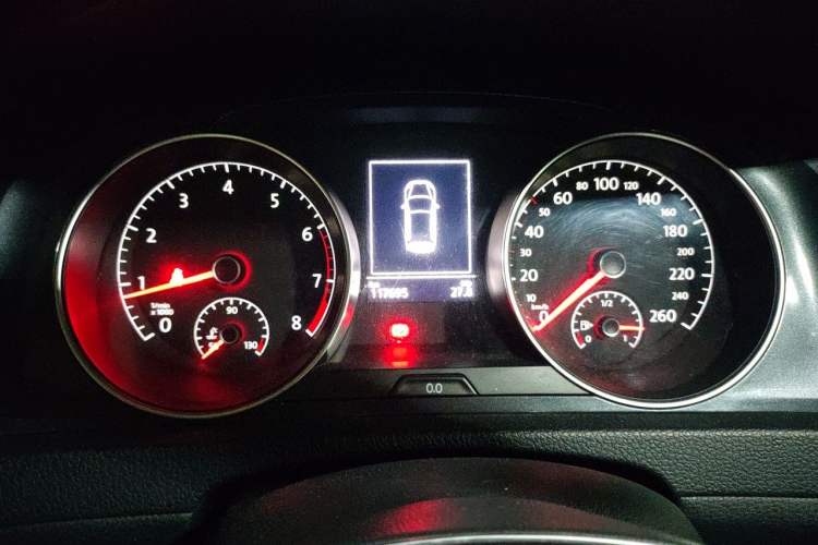 Used Volkswagen Golf 2017 230TSI Automatic Comfort Edition – Celebrating Milestone of One Million Units Instrument Cluster
