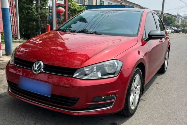 Ojetý Volkswagen Golf 2017 1.6L Automatic Comfort Million-Vehicle Anniversary Edition