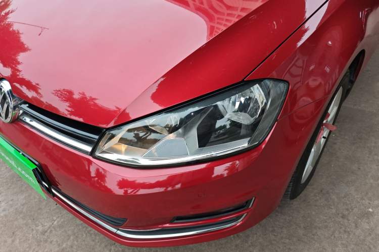 Used Volkswagen Golf 2017 230TSI Automatic Comfort Edition – Celebrating Milestone of One Million Units Left Front Headlight