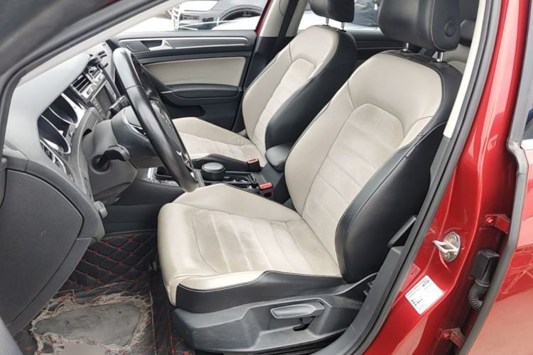 Used Volkswagen Golf 2017 230TSI Automatic Luxury Million-Vehicle Commemorative Edition Left Front Seat