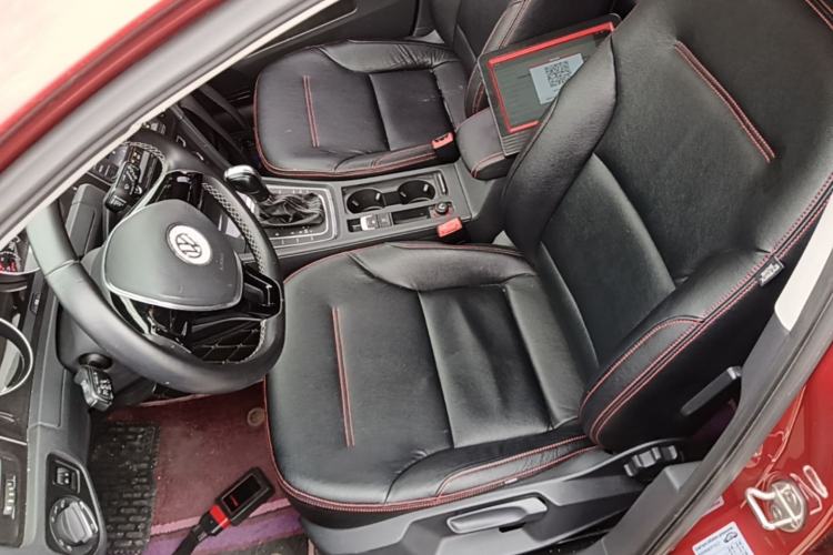 Used Volkswagen Golf 2017 230TSI Automatic Comfort Edition – Celebrating Milestone of One Million Units Left Front Seat