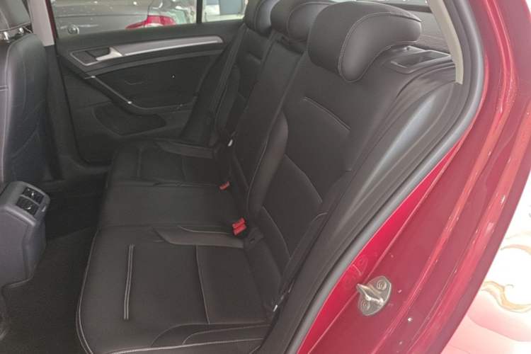 Used Volkswagen Golf 2017 230TSI Automatic Comfort Edition – Celebrating Milestone of One Million Units Left Rear Seat