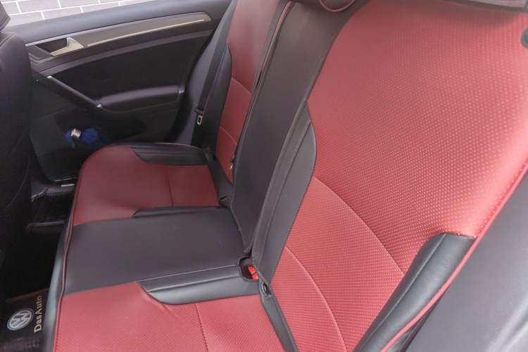 Used Volkswagen Golf 2017 230TSI Automatic Comfort Edition – Celebrating Milestone of One Million Units Left Rear Seat