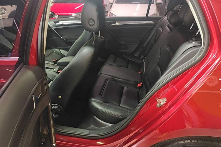Used Volkswagen Golf 2017 230TSI Automatic Comfort Edition – Celebrating Milestone of One Million Units Left Rear Seat