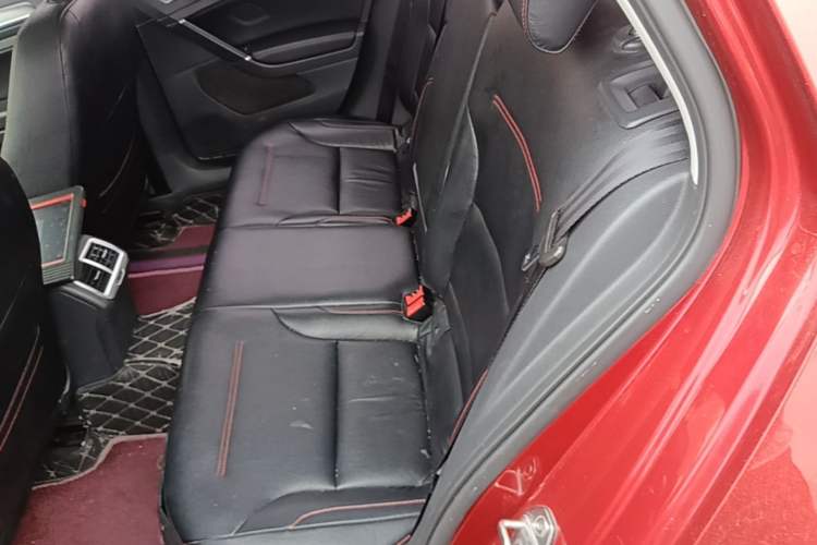 Used Volkswagen Golf 2017 230TSI Automatic Comfort Edition – Celebrating Milestone of One Million Units Left Rear Seat