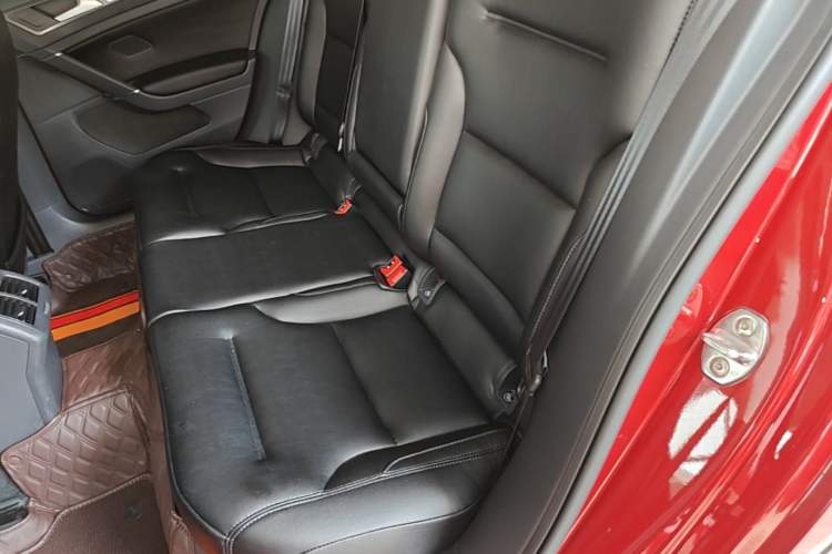 Used Volkswagen Golf 2017 230TSI Automatic Comfort Edition – Celebrating Milestone of One Million Units Left Rear Seat