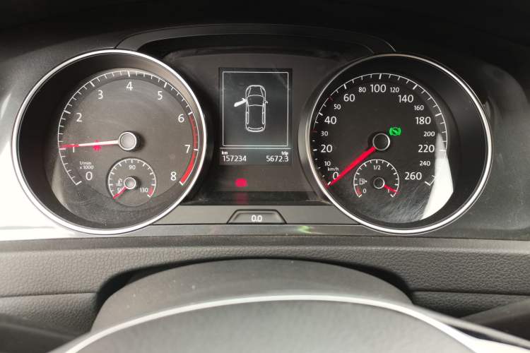 Used Volkswagen Golf 2017 230TSI Automatic Comfort Edition – Celebrating Milestone of One Million Units Odometer Close Up